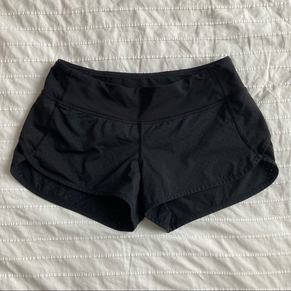 Lululemon Groovy Running Short Shorts - Black - Picture 2 of 6